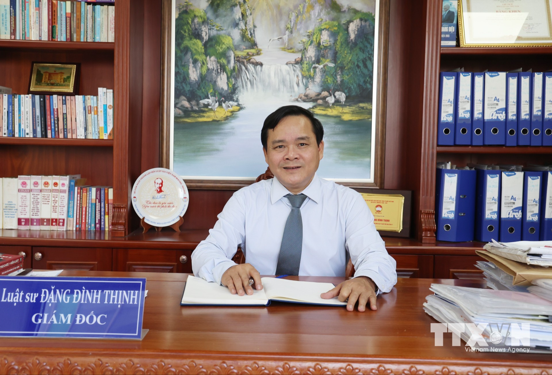 Luật gia, Luật sư Đặng Đình Thịnh, Giám đốc Trung tâm Tư vấn pháp luật tại TP. Hồ Chí Minh, Trung ương Hội Luật gia Việt Nam cho rằng: AI đóng vai trò công cụ hỗ trợ nhưng không thể thay thế tư duy pháp lý, kinh nghiệm, đạo đức và trách nhiệm nghề nghiệp của luật sư. (Ảnh: Hồng Đạt/TTXVN)